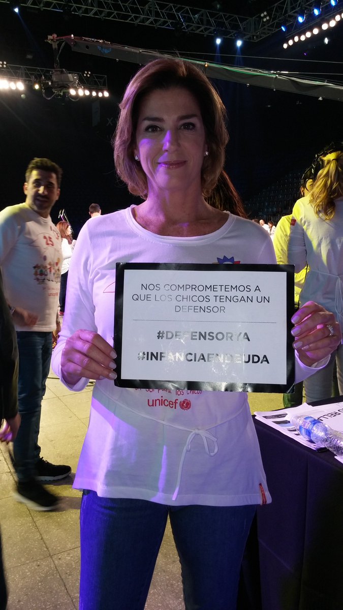 ACIJargentina's tweet photo. #InfanciaEnDeuda Junto a @UNICEFargentina pedimos un #DefensorDelNiñoYA para la niñez en Argentina! https://t.co/W5KwGwAB9K