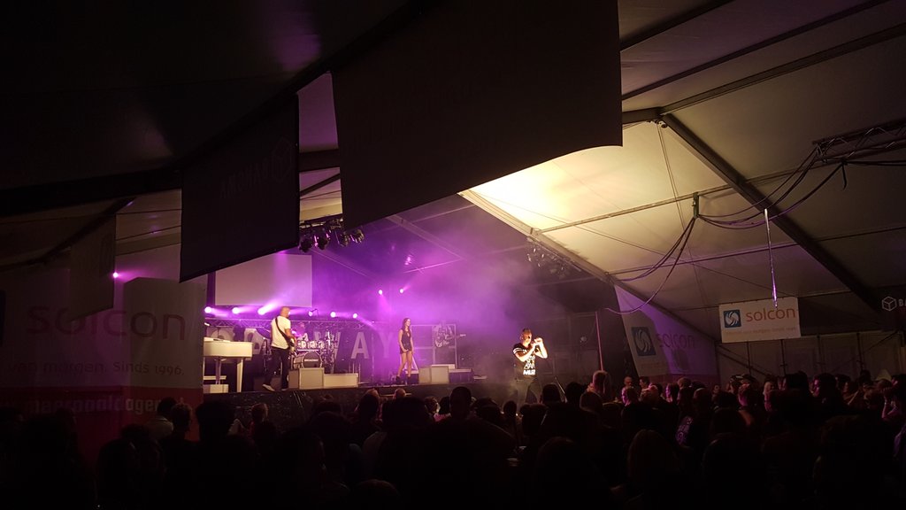 <a href="/Broadway_online/">Broadway</a> maakte er een gezellig feestje van net! Om half 11 zie je ze nog een keer!