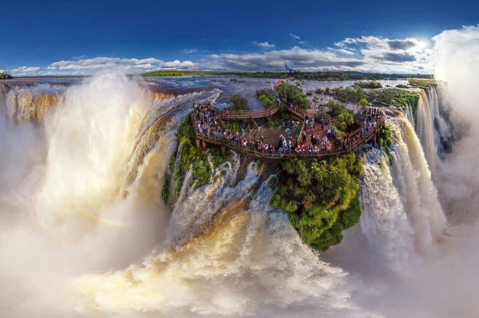 Iguazu Falls 
#Argentina #brazil #Travel #Trending