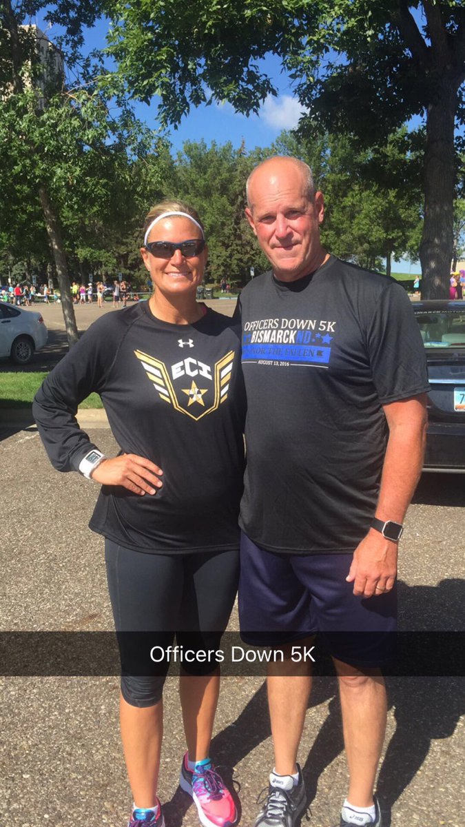 mommaruns26's tweet photo. #OfficersDown5K #NationalMovement https://t.co/xgfmXXy3LS