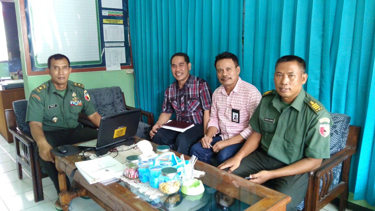 aliagung5's tweet photo. @parwi66 
@_funtastic5_
#TelkomFuntastic5
#GEMATREG5
#visitcust #BUMNHadirUntukNegeri Rek bedah rmh untuk veteran https://t.co/W69qkMrRdG