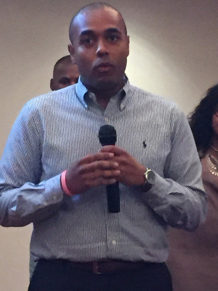 SMSperrypr's tweet photo. Mr. Mason shares experience of working at The White House and give advice on networking.#NASPEM2016 https://t.co/cNPs8fJdt4