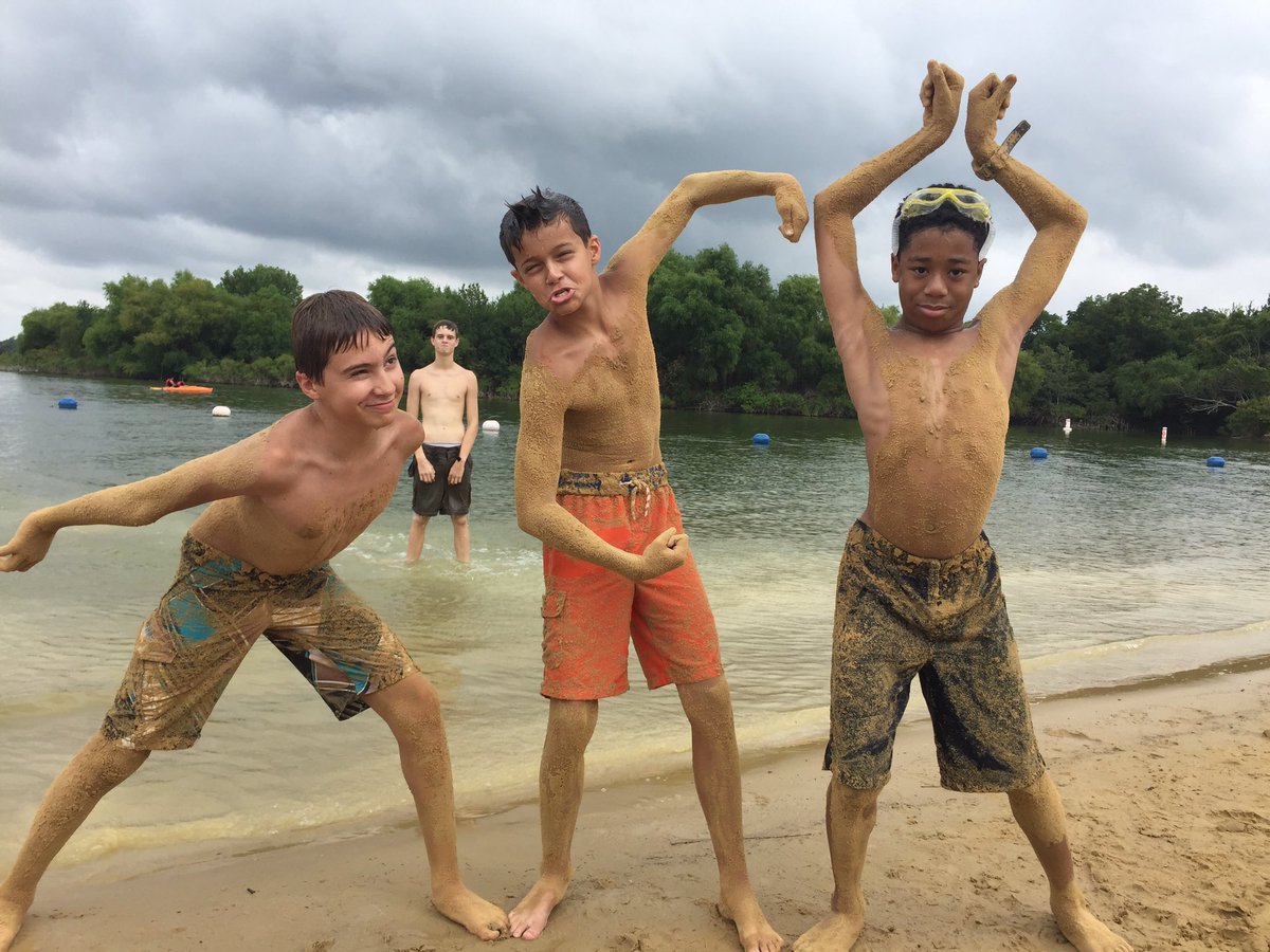 lisaevano's tweet photo. We are sandmen. (And a photo bomb by Jackson.) https://t.co/YkBZ4SI8kM