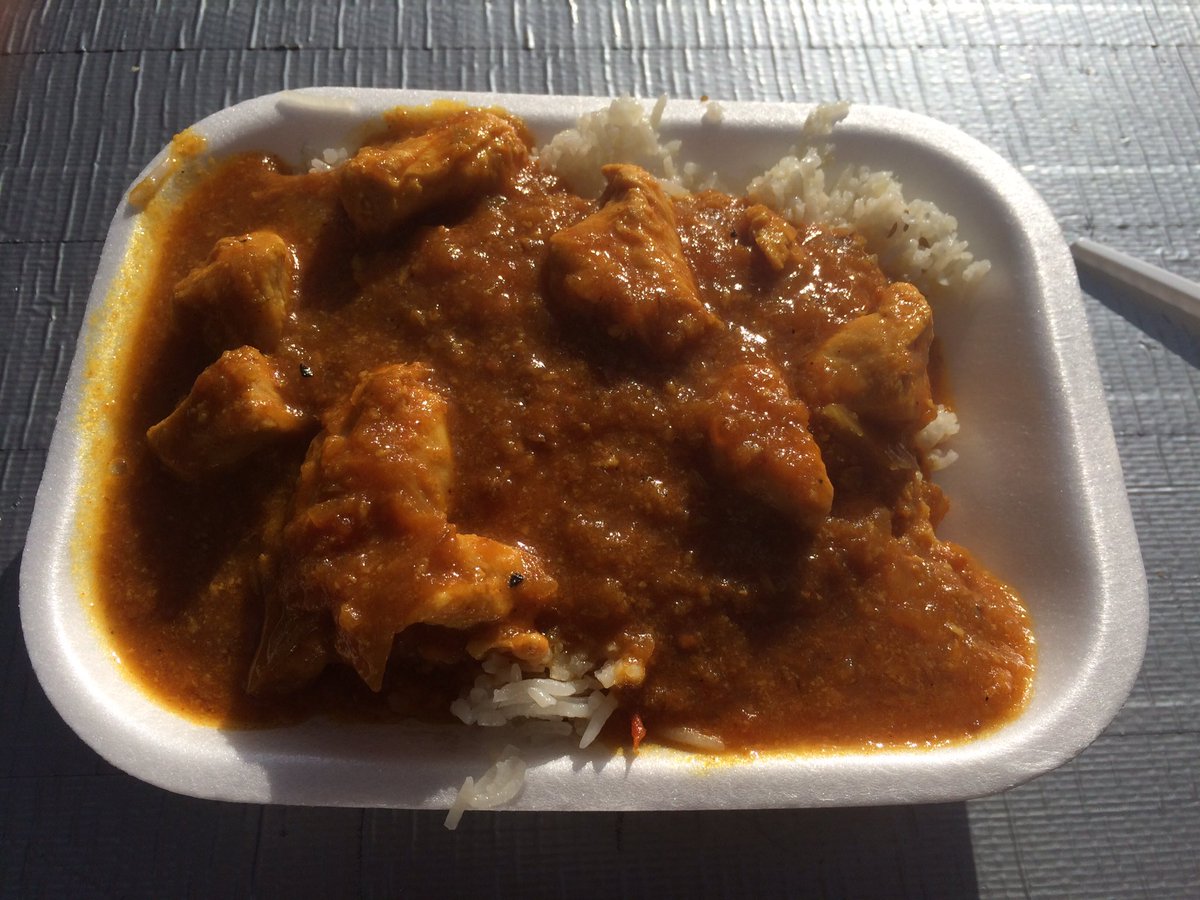 selcamra's tweet photo. Mmm lovely curries and samosas from @KingSamosa Get them while you still can @gbbf #gbbf2016 https://t.co/7G5mE4SU5l