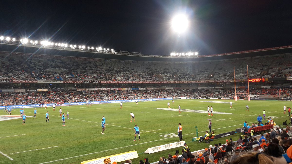 My span en my bakkie. Go Cheetahs!! #Hiluxinyourhands