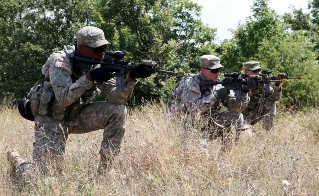 FORSCOMLdrDev's tweet photo. .@USArmy #Soldiers develop junior #leaders during #ArmyTraining |https://t.co/ZLrorQLT31 | #ArmyLeaderDevelopment https://t.co/Q15UM0Pwx8