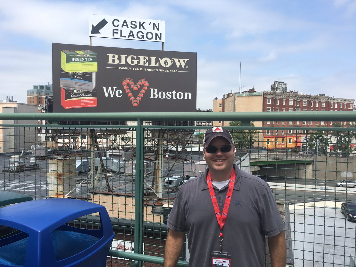 mpsig64's tweet photo. @bigelowtea Touring Fenway Park and ran into this. #weloveboston #twoofmyfavorites #teaproudly https://t.co/9Vmz40NKUv