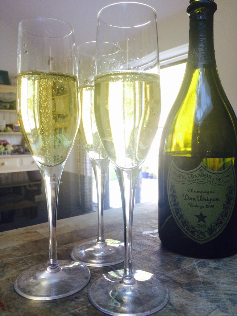 PhilippaVino's tweet photo. Finally getting round to the #DomPerignon #1999 #drinkswithfriends brioche &amp; candied apricot #delicious https://t.co/noKWpp2d3w