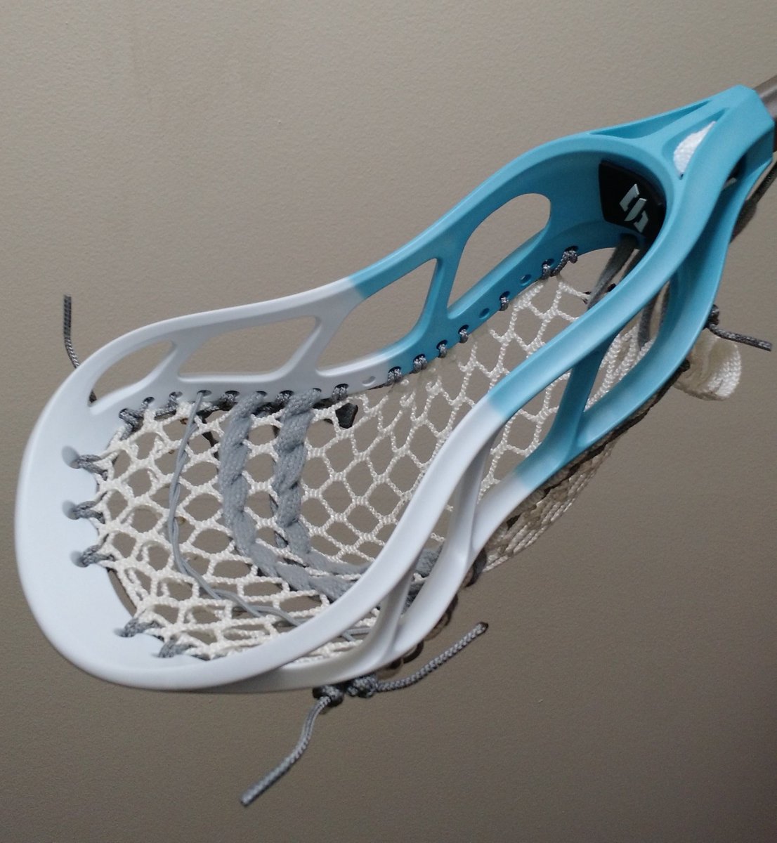 lacrossedotcom's tweet photo. Sam tied up a @StringKing Mark 1 for the latest addition to our #StringerStories series. https://t.co/6CIvogzsAh https://t.co/uRJF1VIKan