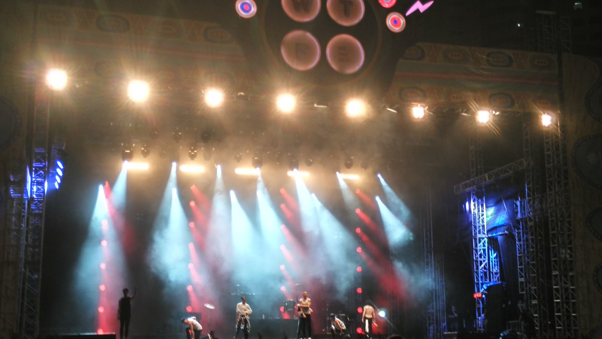 merchmaniacs's tweet image. Performs @macklemore and @RyanLewis Live in #WTF16 Promoted by @IsmayaLive  #MMLivetweet #MMmedia