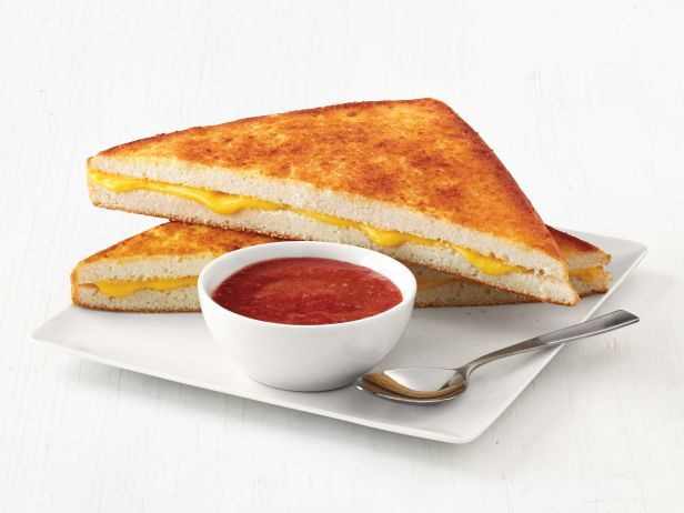 FoodNetwork's tweet photo. Shock and wow your friends with #FNMag's Grilled Cheese CAKE: https://t.co/ADttoMi1Ow. https://t.co/Y0YQGXv8Z0
