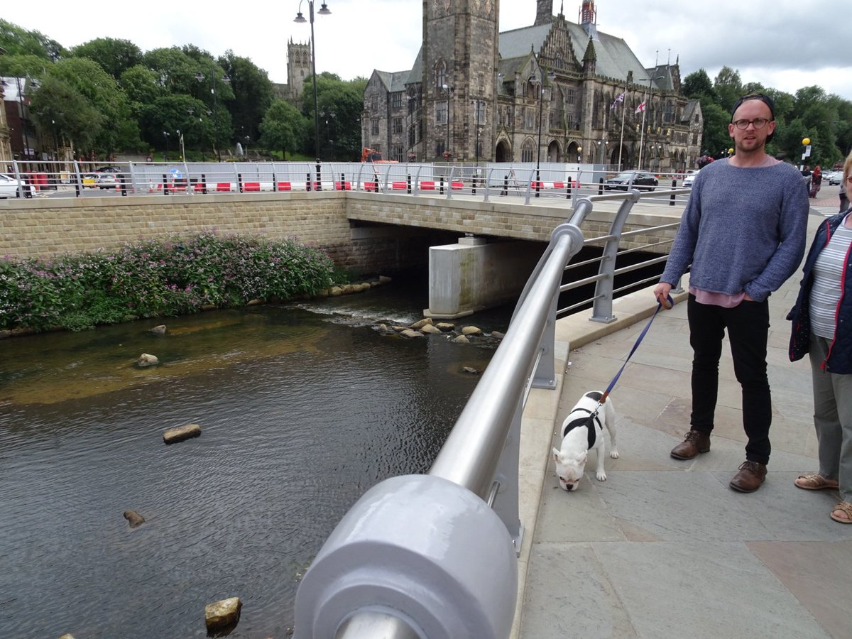 shutter_buggers's tweet image. Introducing @YolkTheDog to Rochdale and the old bridge.