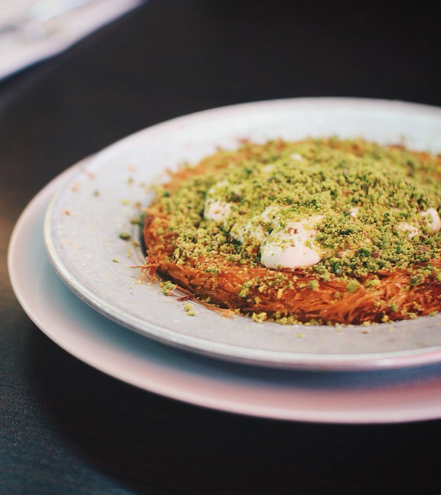 antepdeyince's tweet photo. Almanya-Köln Altıntepsi'de Gaziantep künefesi... Foto: @LUCKKde
#luckk #dessert #künefe #… https://t.co/YwZrq8WPRB https://t.co/Gc7NNHYXlv