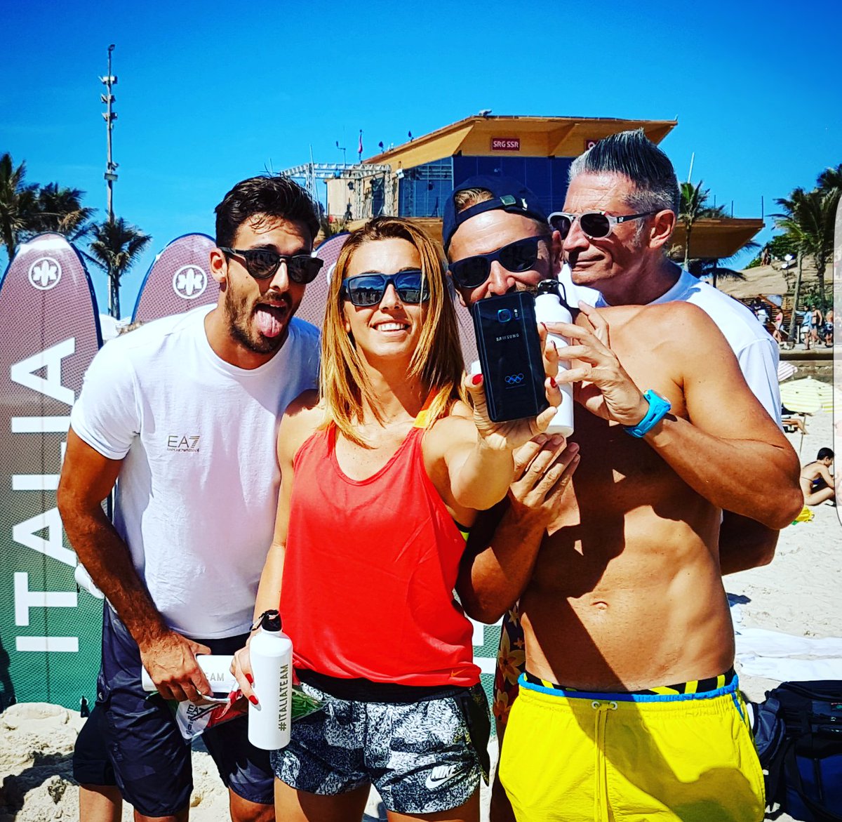 Italiani ad 🌴Ipanema🌴:Forti Belli e Simpatici!!!😎😎😎 #GalaxyS7RioStories #DoWhatYouCant #Rio2016 <a href="/SamsungItalia/">Samsung Italia</a>
