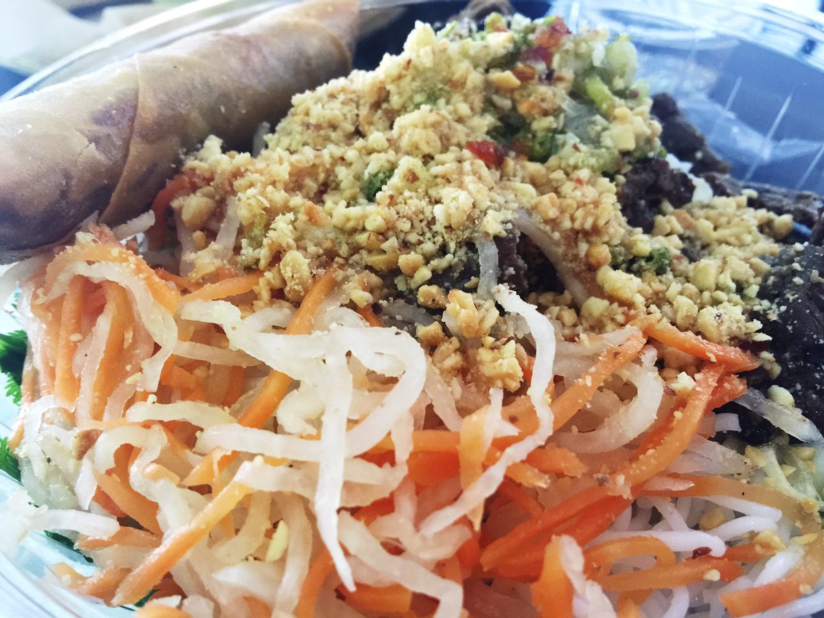 GerresDPM's tweet photo. Back at Dip N Rolls for lunch! The Bun Cha Salad is so good! #SilverSpring #DTSS #MySilverSpring https://t.co/hRvabULgOi