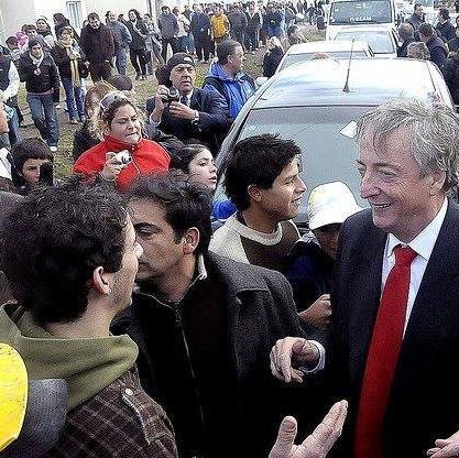 0223comar's tweet photo. El día que Néstor Kirchner caminó por Belisario Roldán https://t.co/hALjHUSMQu https://t.co/TWRE4GNiyQ