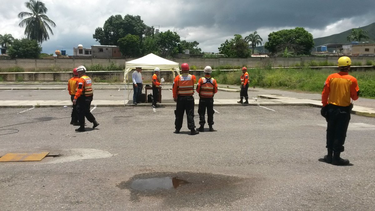 ejpl_2011's tweet photo. Execelente trabajo taller de drones  @Jacobo_Vidarte https://t.co/qdAlmVqJDe