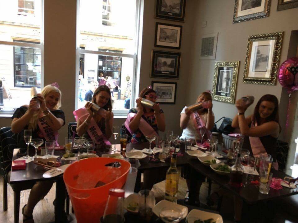 SlugDerby's tweet photo. Our fab hens shaking their thang!! #cocktails #henparty #bridetobe #slweekender @sluglettuce ππ½π https://t.co/83eZFHUKwT