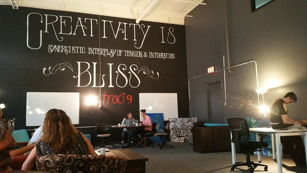 Interwebz_TO's tweet image. Here at @RealTract9 having fun at DesignFest :).awesome event for #designers #tract9 #designthinking #design