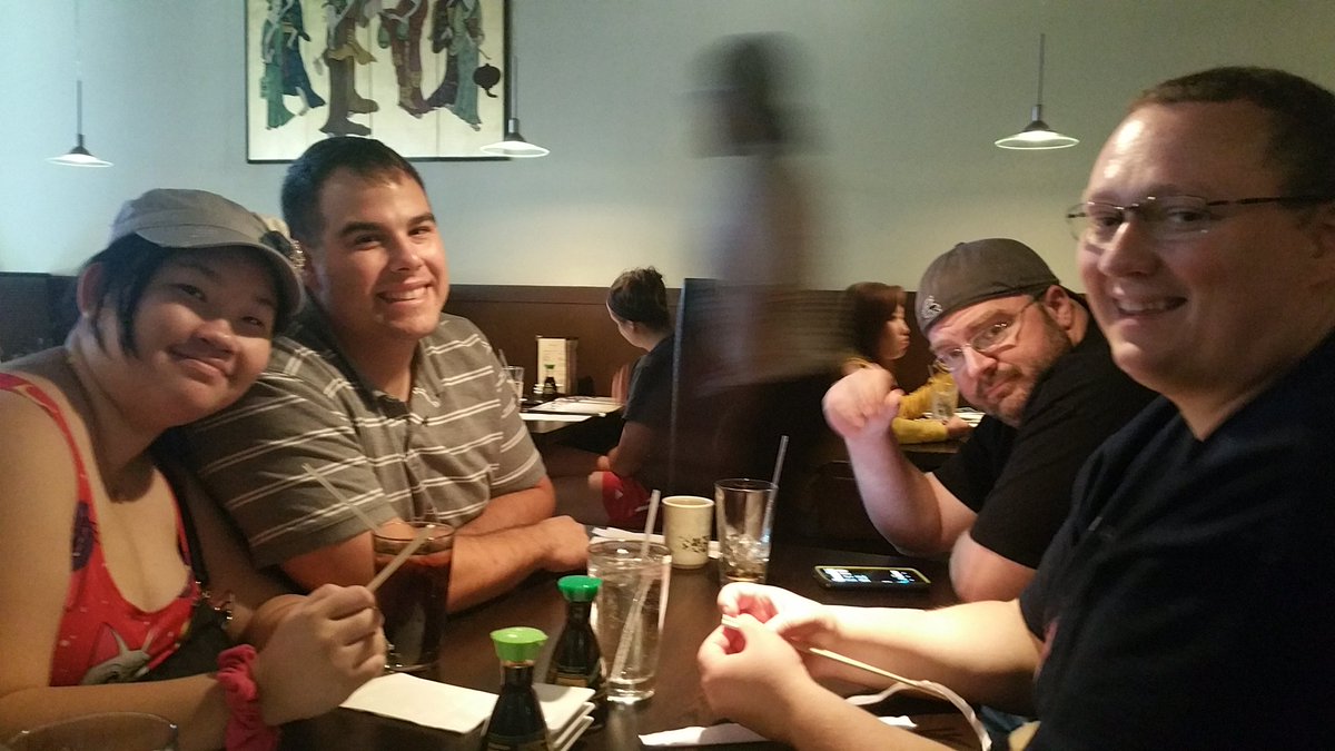 theautumndoll's tweet photo. All you can eat sushi for #kittycon2016 @AsunaSakurai @MeGoesMoo @itspi314 @Treytus https://t.co/RKbjd59Q8c