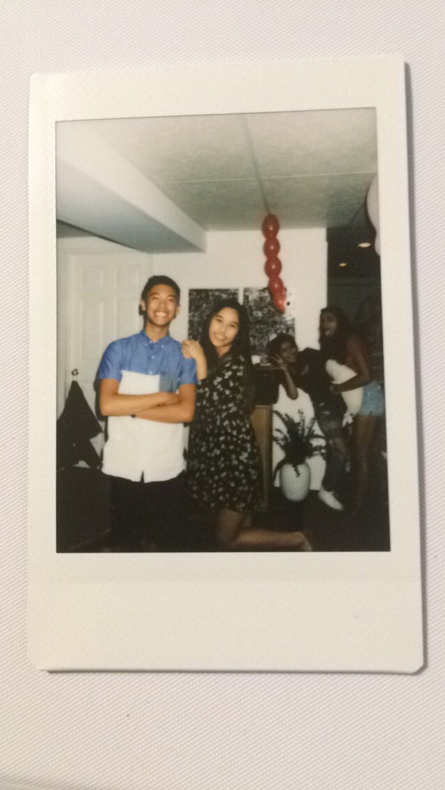 FilipinoMidget's tweet photo. Happy birthday @smittenpie I told you I'd tweet this later 😉😋😋👲👲🌈🌈🌈 https://t.co/KOserpjDQj