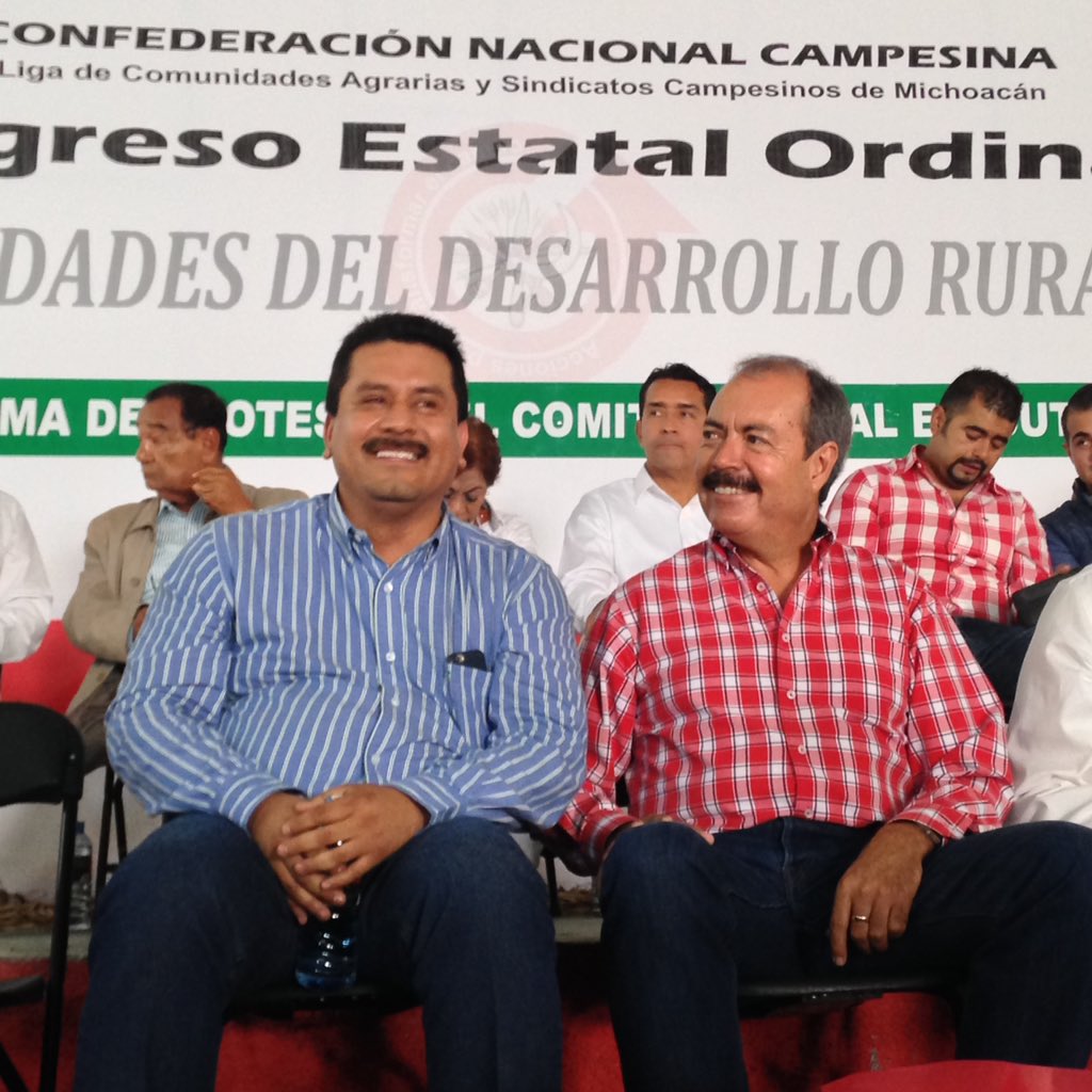 RobertoCaLopezG's tweet photo. Presentes en la Toma de Protesta de Jesús Luna Morales, nuevo Dirigente Estatal de la CNC Michoacán. https://t.co/aXayG470tD