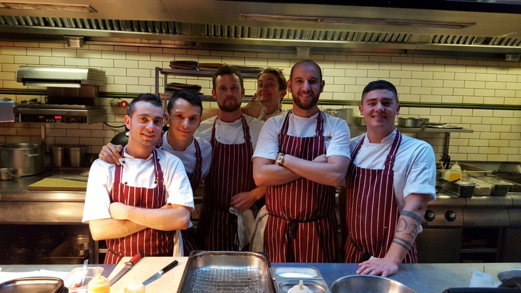 Bring on #saturdaynight <a href="/heddonstkitchen/">Heddon St Kitchen</a> Heddon Street Kitchen!!!! #sexysaturdays #oneteamonedream <a href="/GordonRamsayGRP/">GordonRamsayGRP</a>