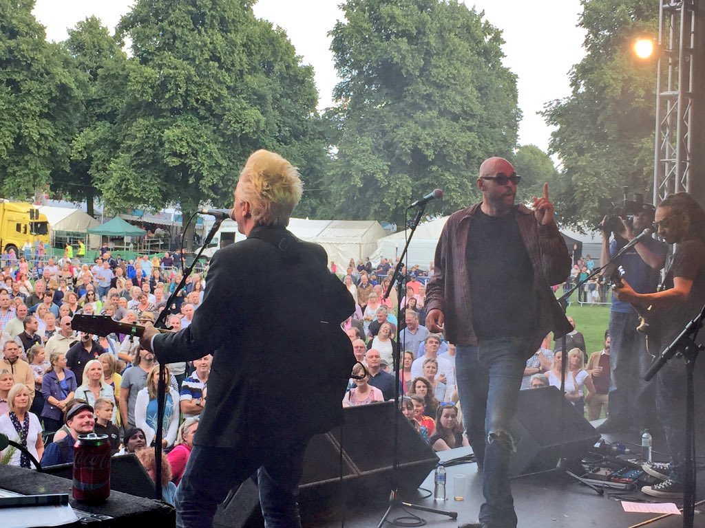 ShrewsFlowerShw's tweet photo. Live now @thechristians #amazing https://t.co/ULcxNmZLs2