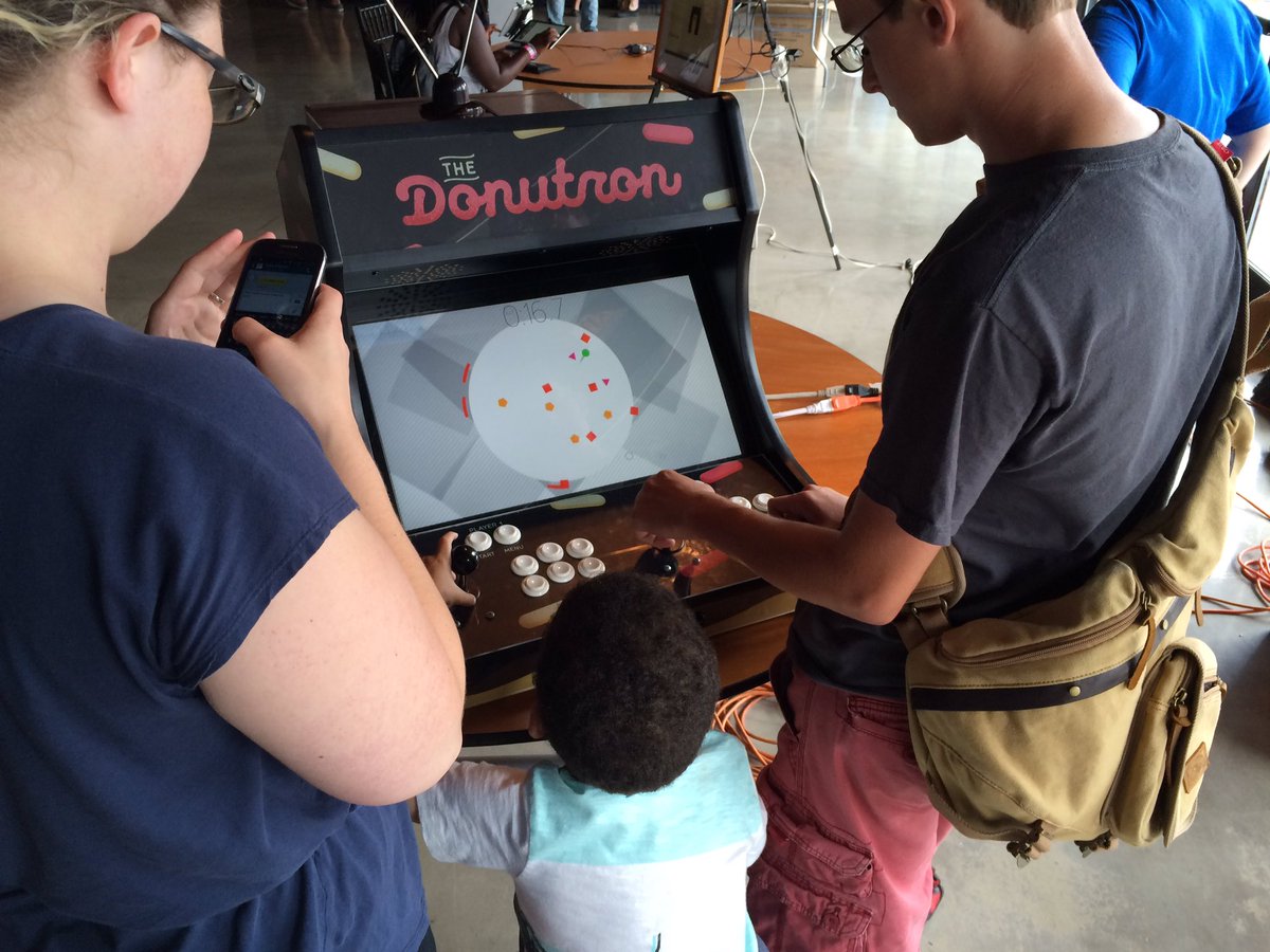 donutron's tweet image. 