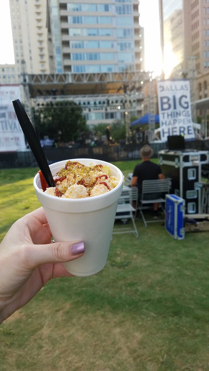 DallasSocials's tweet photo. I found the elotes! All is right in the world! #DFWRWfest #dfwrw https://t.co/c2QSoiw3hr