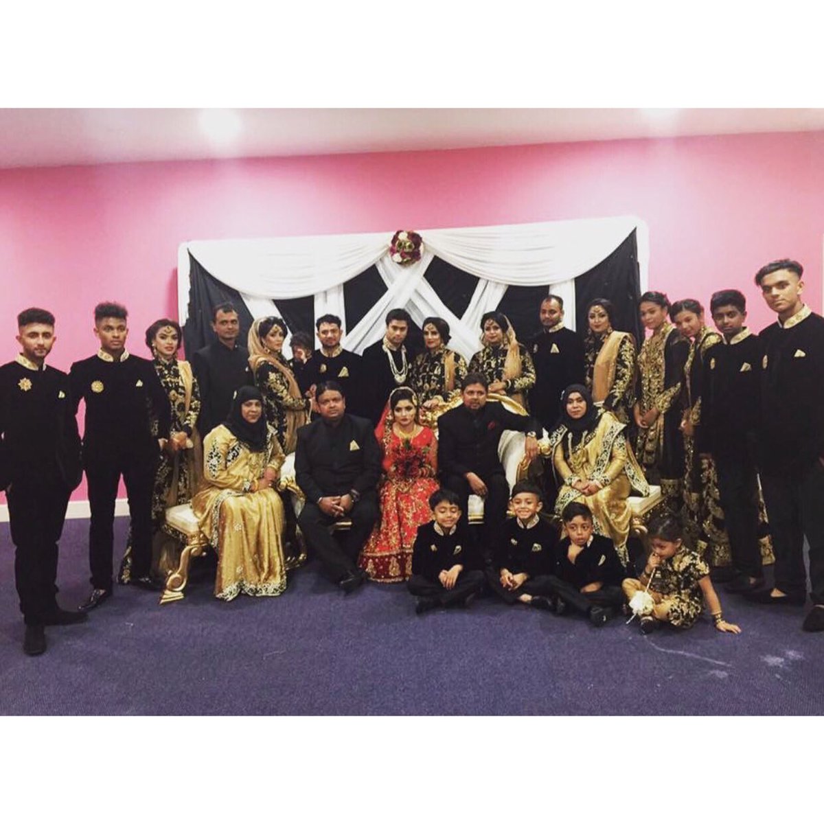Mahihoran's tweet photo. #family💯 https://t.co/HC04vMtV8I