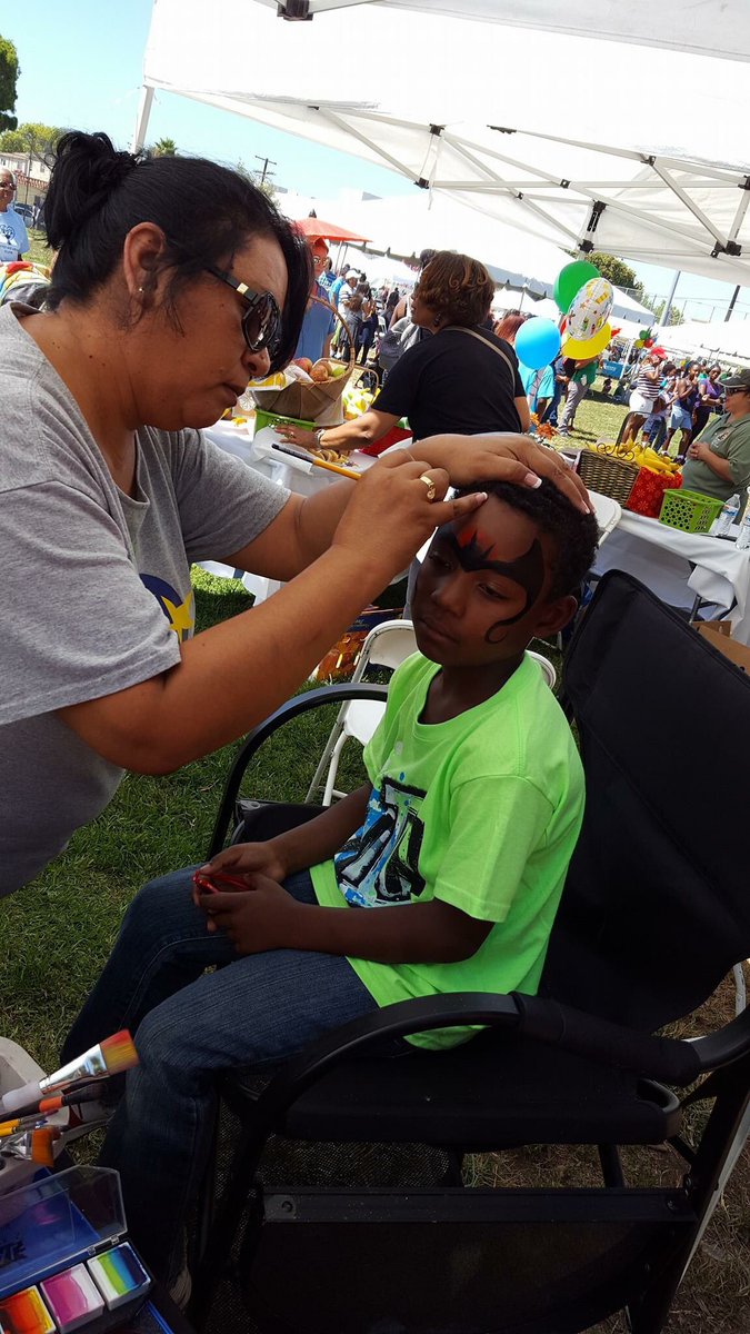 ArevaMartin's tweet photo. This is how we do it! Free haircuts @SpecialNeedsLA #backtoschool #LABarberCollege https://t.co/95E5tX8fh3