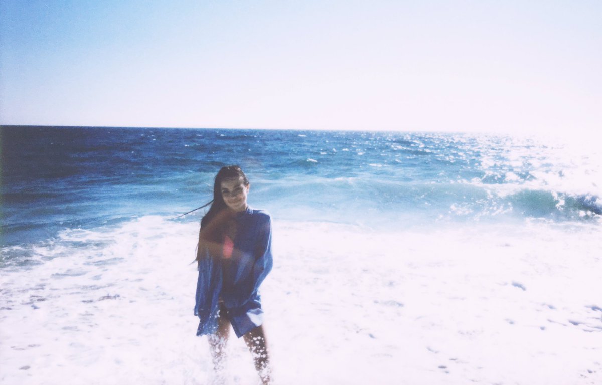 VanessaMerrell's tweet image. Life is a beach, I'm just playing in the sand... Jk I'm in the water.