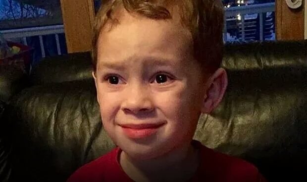 acciothefray's tweet image. quando sua amiga chorona começa a chorar por bobagem na sua frente