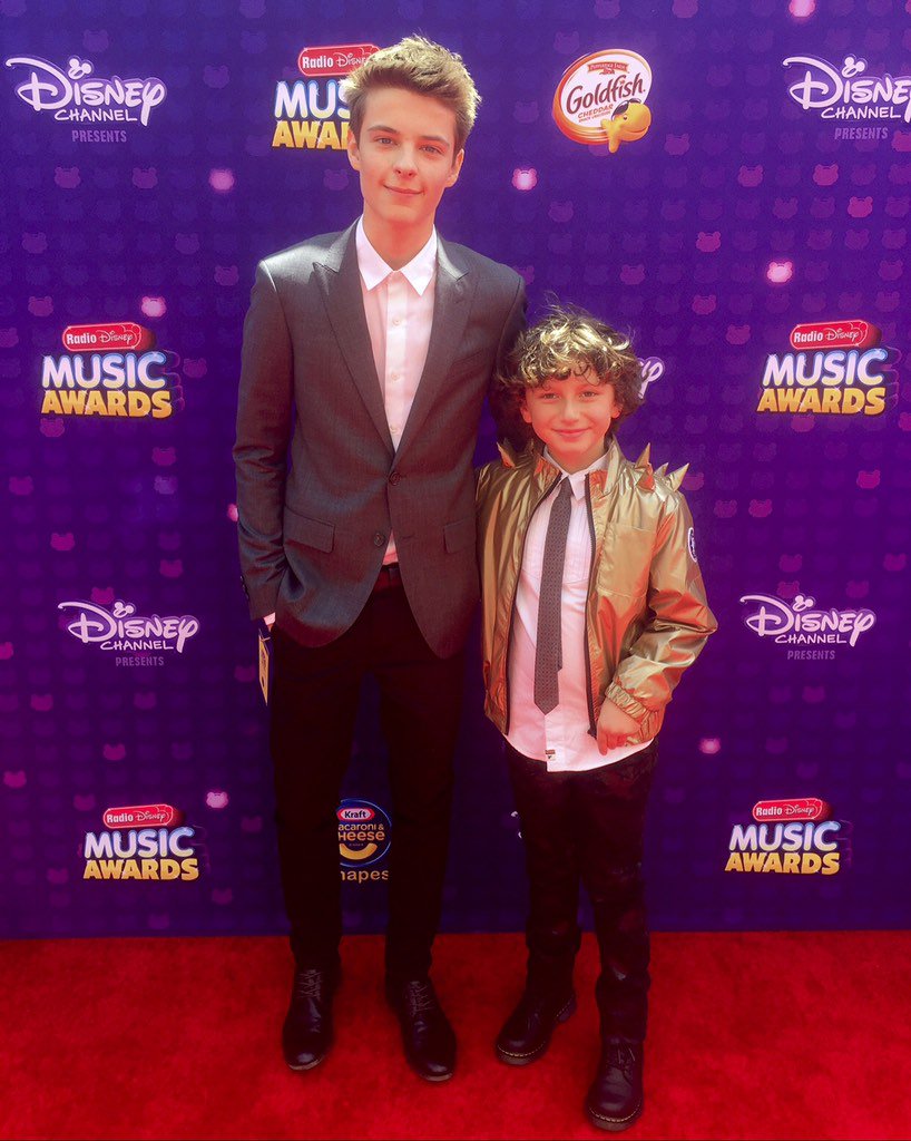 AugustMaturo's tweet image. Happy birthday to one of our fav humans @coreyfogelmanis You're more than a friend, you're family ❤️ bros forever