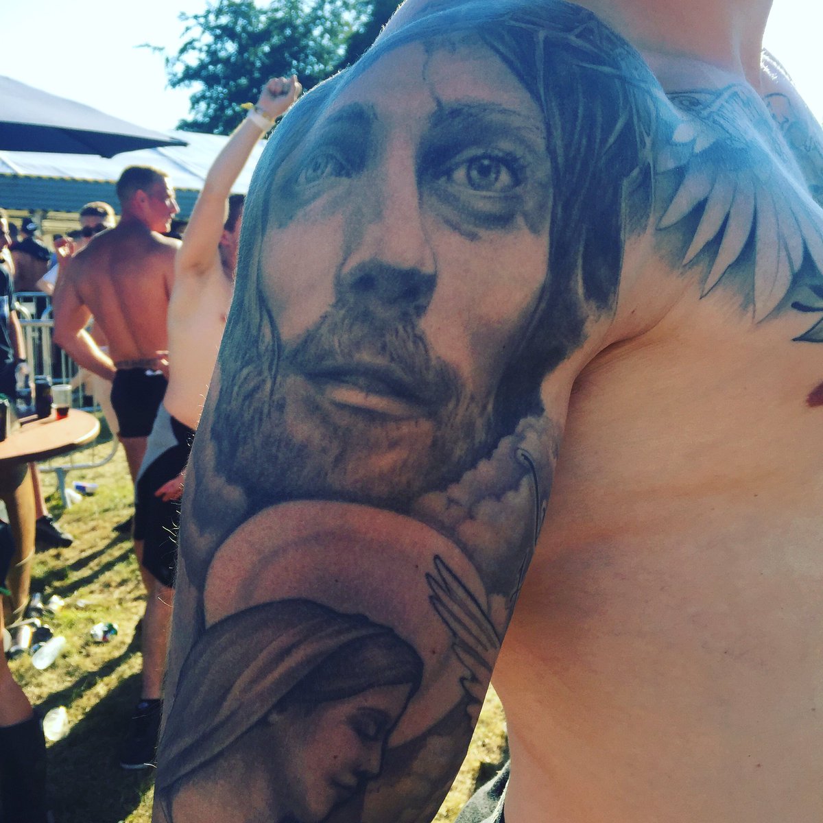 paperchasersink's tweet photo. When a portrait is done, make sure it done right! 💯💉 #paperchasersink #tattoomagazine https://t.co/jatZIAwm7c