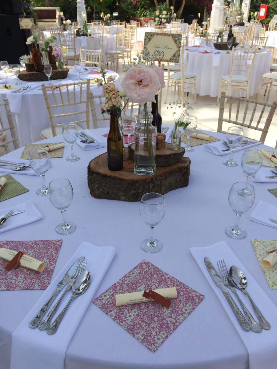 thedustymoon's tweet photo. #weddingdecorations last wkends amazing day @The_Palmhouse #flowers #dustymoon #tablecentrepieces  @ChainsawJimmy https://t.co/LxCtlqaIRh