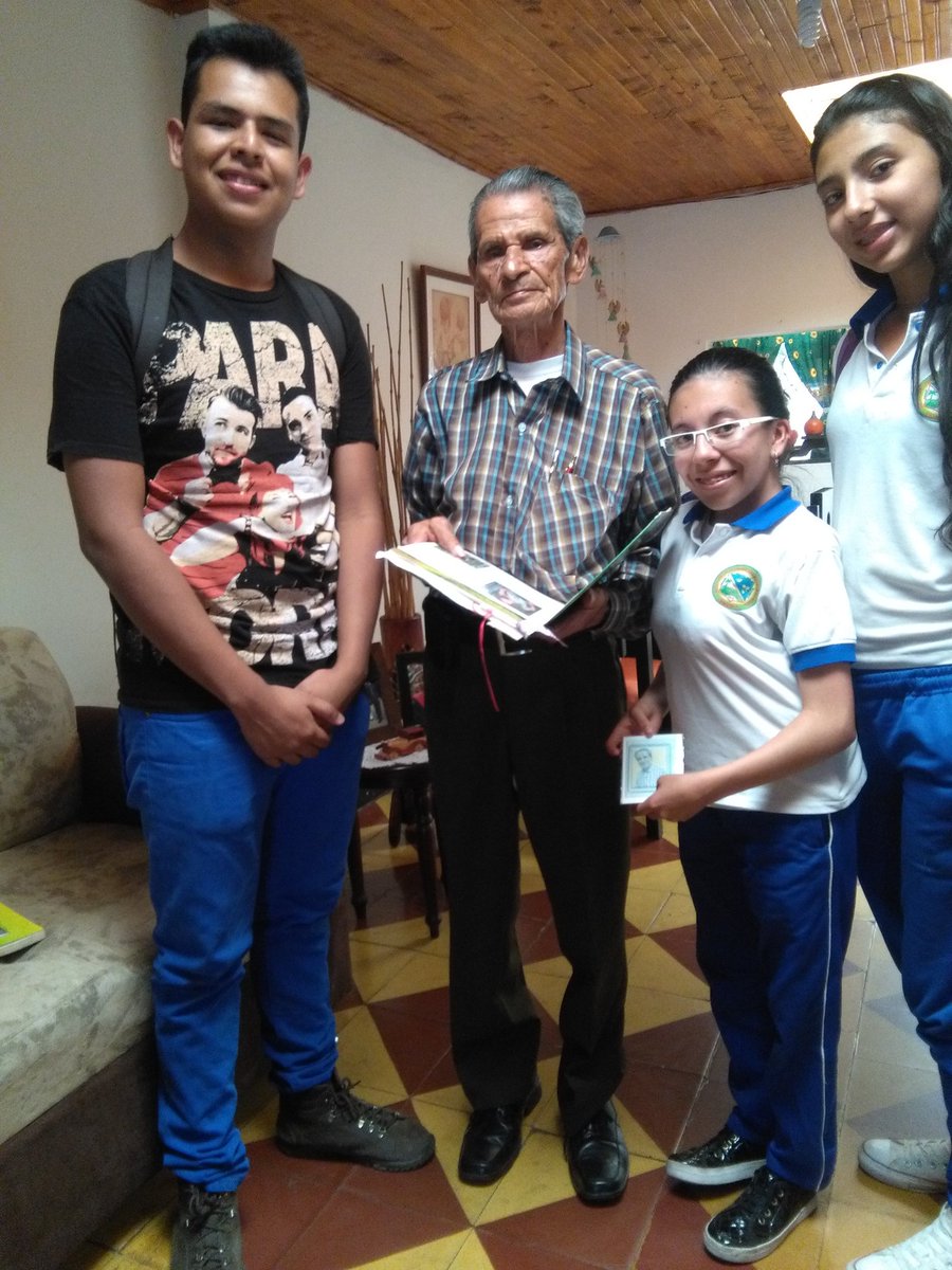 mavebo79's tweet photo. Una gran visita al municipio de Córdoba... grandes anécdotas #GMDCAFE https://t.co/4bHsPTXG6t