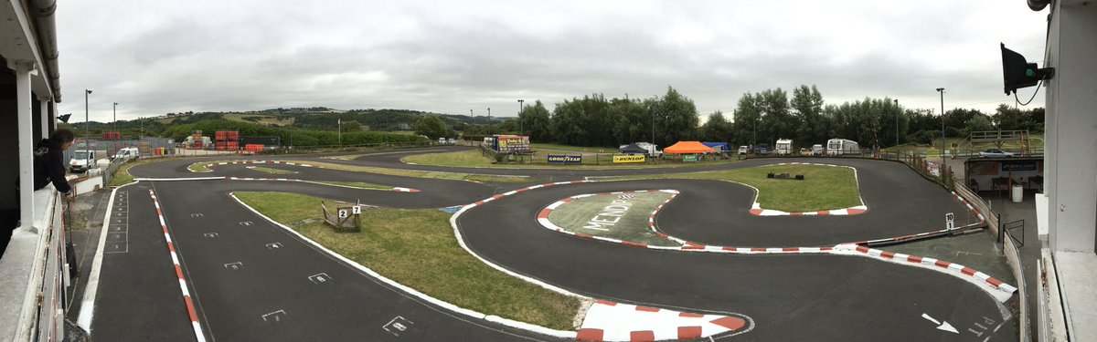 MendipRc's tweet photo. @theBRCA 1/10 #Touringcar National has hit Mendip this weekend. Come join us for some racing :) https://t.co/GJFkmmUTZQ
