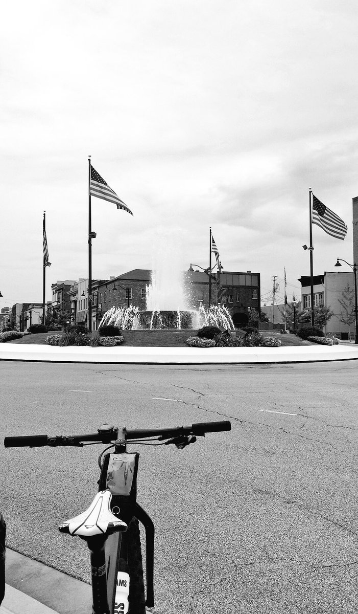 Israel_Garcia's tweet photo. Day 9: #Belleville (#Illinois). Way to the old #Route66 - #LiveThePossibility. https://t.co/a46p9DtGyz