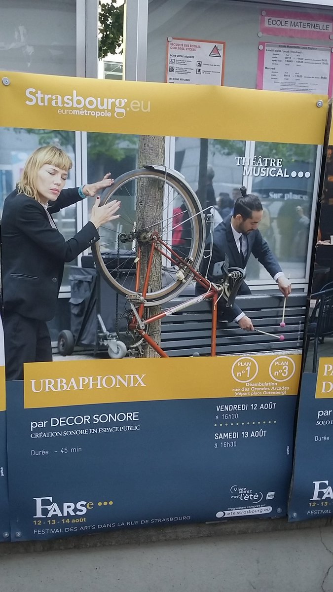 Elleinatre's tweet photo. #FARse #Strasbourg #Urbaphonix spectacle2rue fantastique et créatif #improMusicale #LivingArtInStreet @strasbourg https://t.co/LpDK1Z31KR