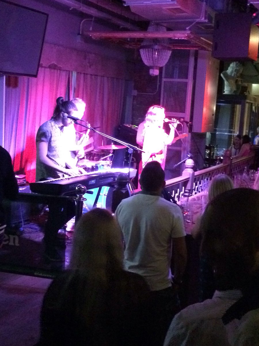 #BOOM <a href="/filthyband/">Filthy/Gorgeous</a> hitting the stage #Mammoth #livemusic #freegig #cardiff