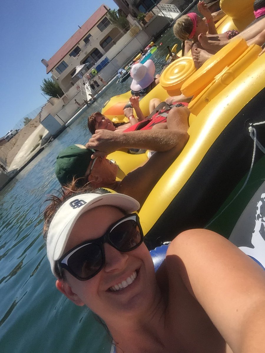 jackiefisher365's tweet photo. Just floating. #laughlinRegatta https://t.co/1Lr0rFPKYz