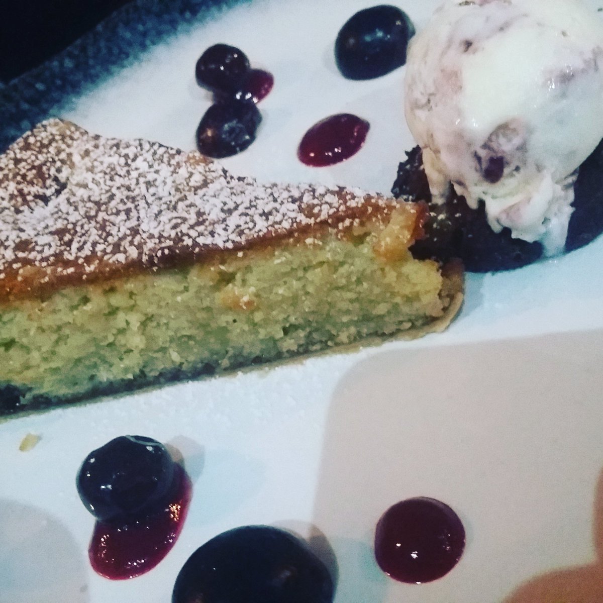 justmovedto_uk's tweet photo. Best. Restaurant. Ever
@TheBirdatBirtle https://t.co/XOMpH8mGWW