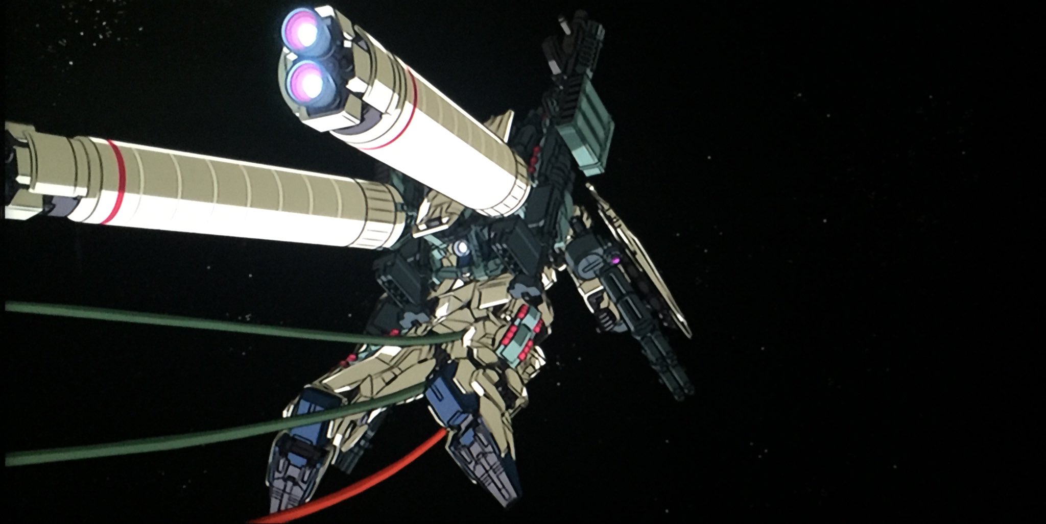 札幌のトラさん Sur Twitter フルアーマーユニコーンの出撃シーンのこのケーブル繋ぎが ガンダムucの監督 古橋さんによると 逆襲のシャア のサザビーの出撃シーンのオマージュなんだそう Nichiasa G Uc ガンダムuc T Co G4wzd9ezyl Twitter