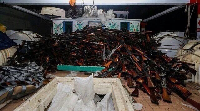 السعودية تحتجز مراكب إيرانية بالمياه الإقليمية السعودية محملة بالصواريخ .

#إيران #الإرهاب

-