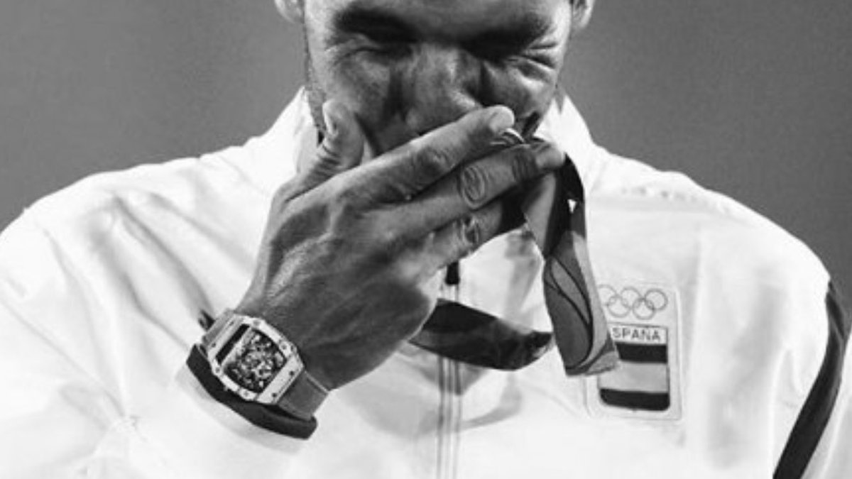 alvaroojeda80's tweet photo. Hasta en blanco y negro se te ven los colores RAFA ...que grande eres coño ¡VIVA ESPAÑA! https://t.co/fs7nhXs0Wu
