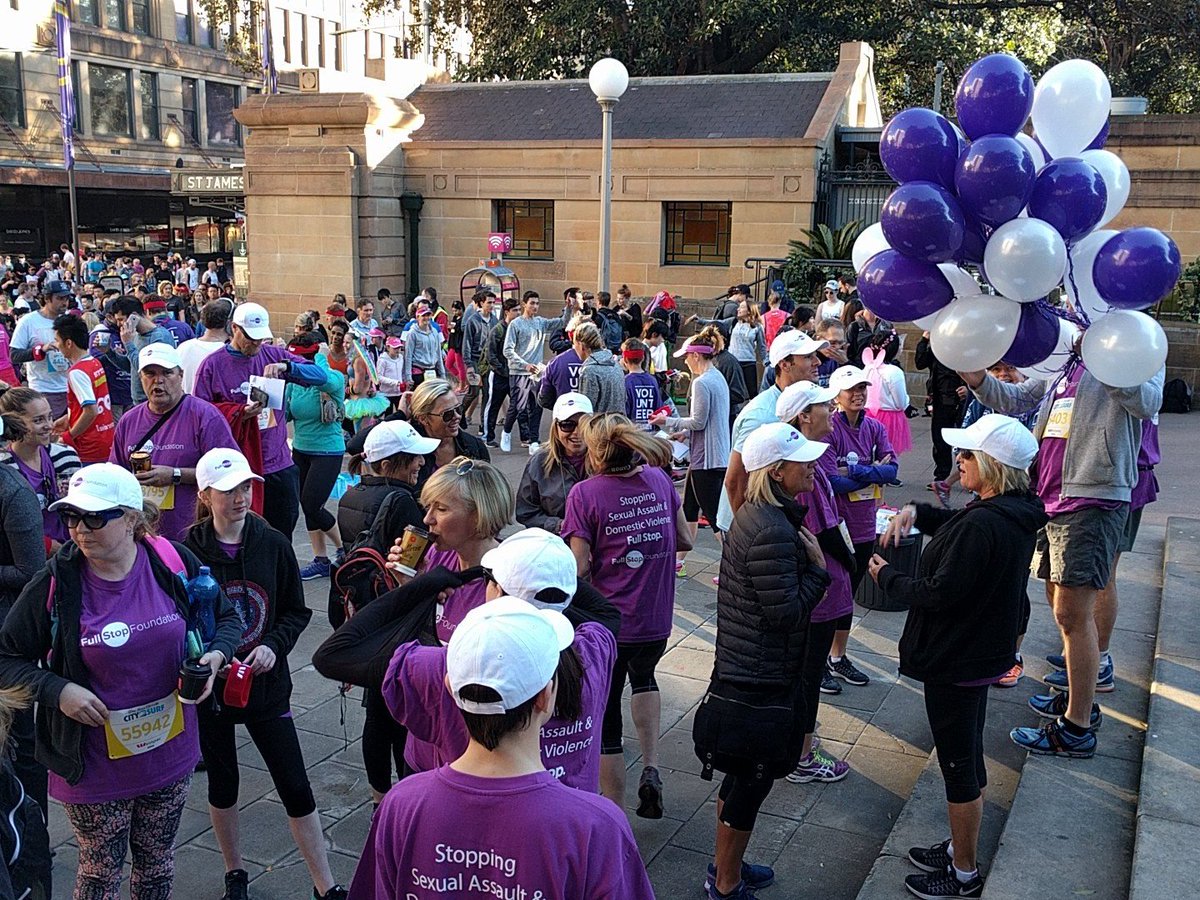 sujanyag's tweet photo. Look for the balloons!
We're supporting the #FullStopFoundation today in the #city2surf.Join us if you can #Fullstop https://t.co/PzwCslQw6s