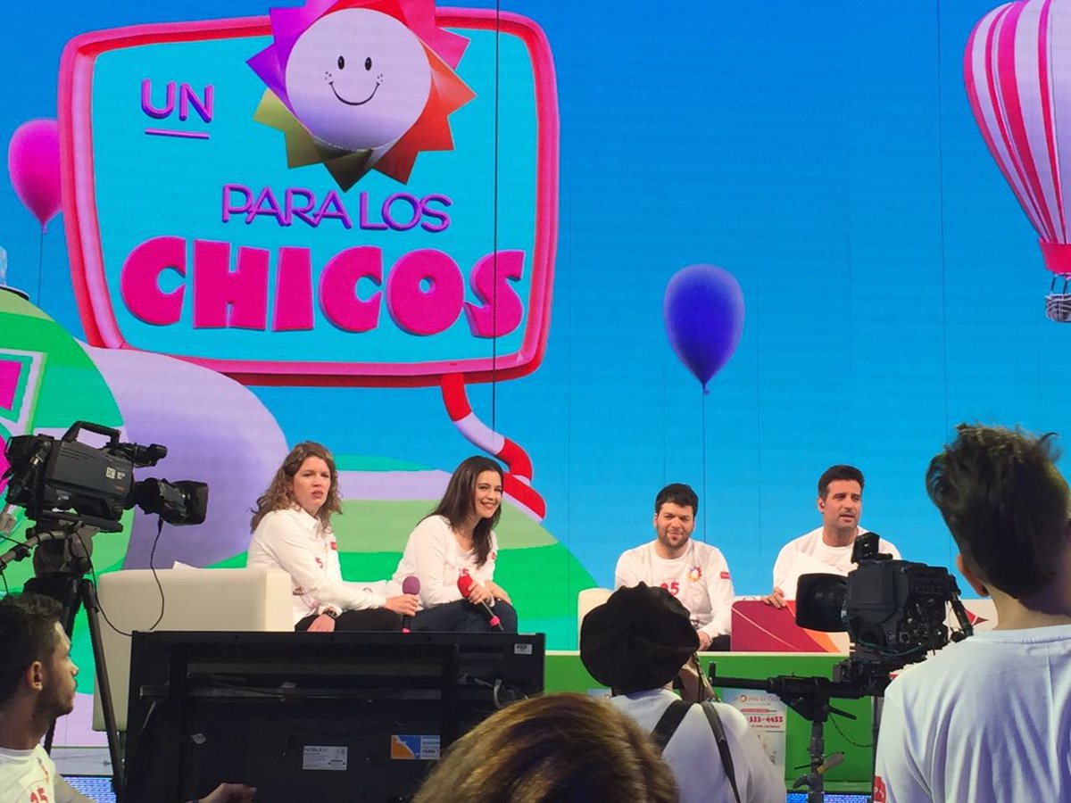 los25deUnSol donando a <a href="/UNICEFargentina/">UNICEF ARGENTINA</a> en unicef.org.ar/doña. Sumate,vos lo haces posible! <a href="/eltreceoficial/">eltrece</a>