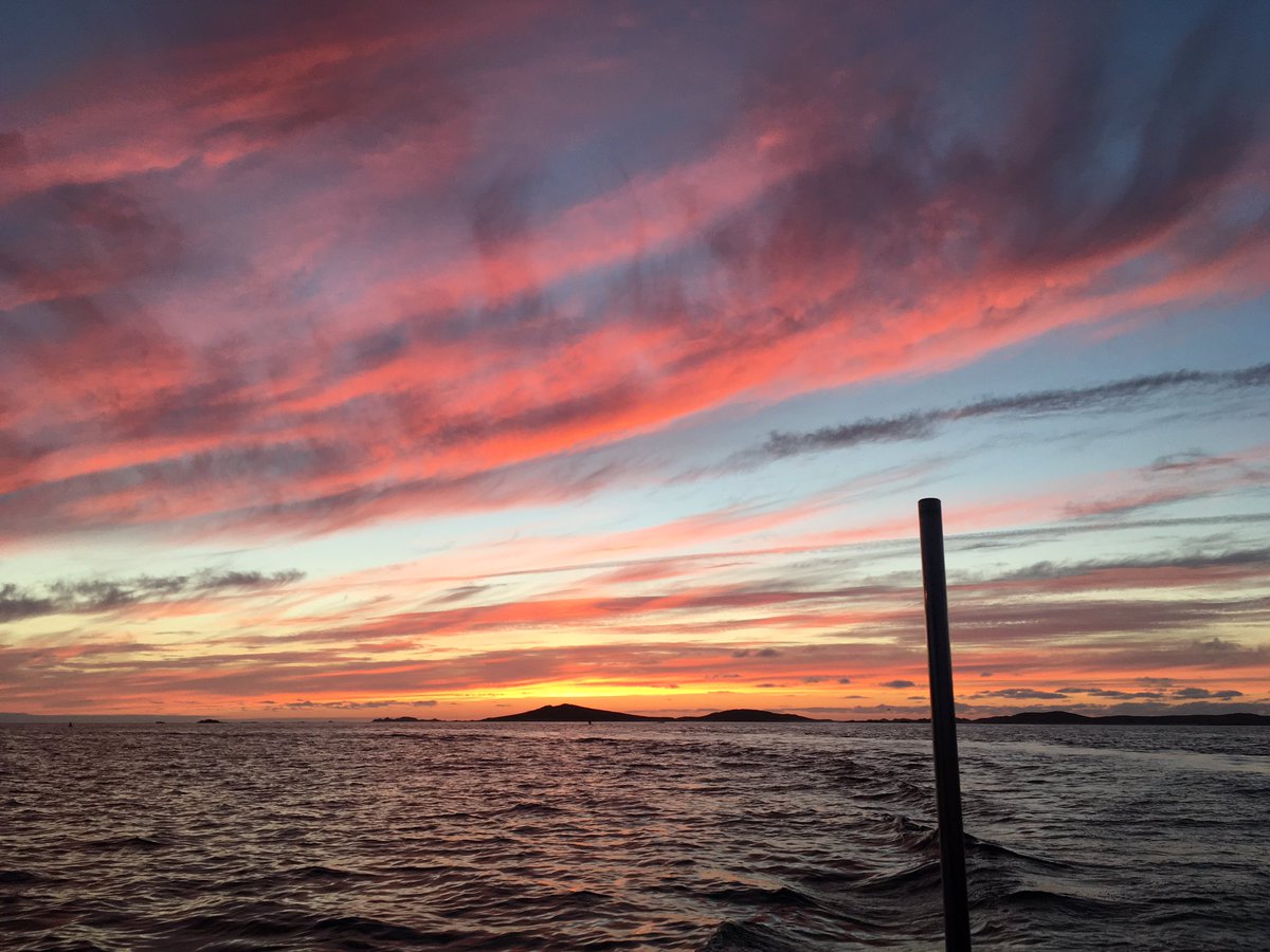 The @ScillyTIC Sunset tonight from trip back on <a href="/scillyboating/">St Mary's Boatmen</a> from <a href="/stagnesboating/">John Peacock</a> Supper boat <a href="/Nickonagnes/">Turks Head</a>